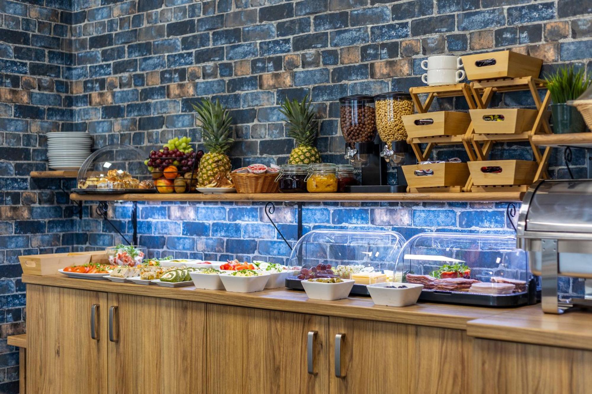Hotel A4 Wroclaw - Bielany Bielany Wrocławskie Eksteriør billede